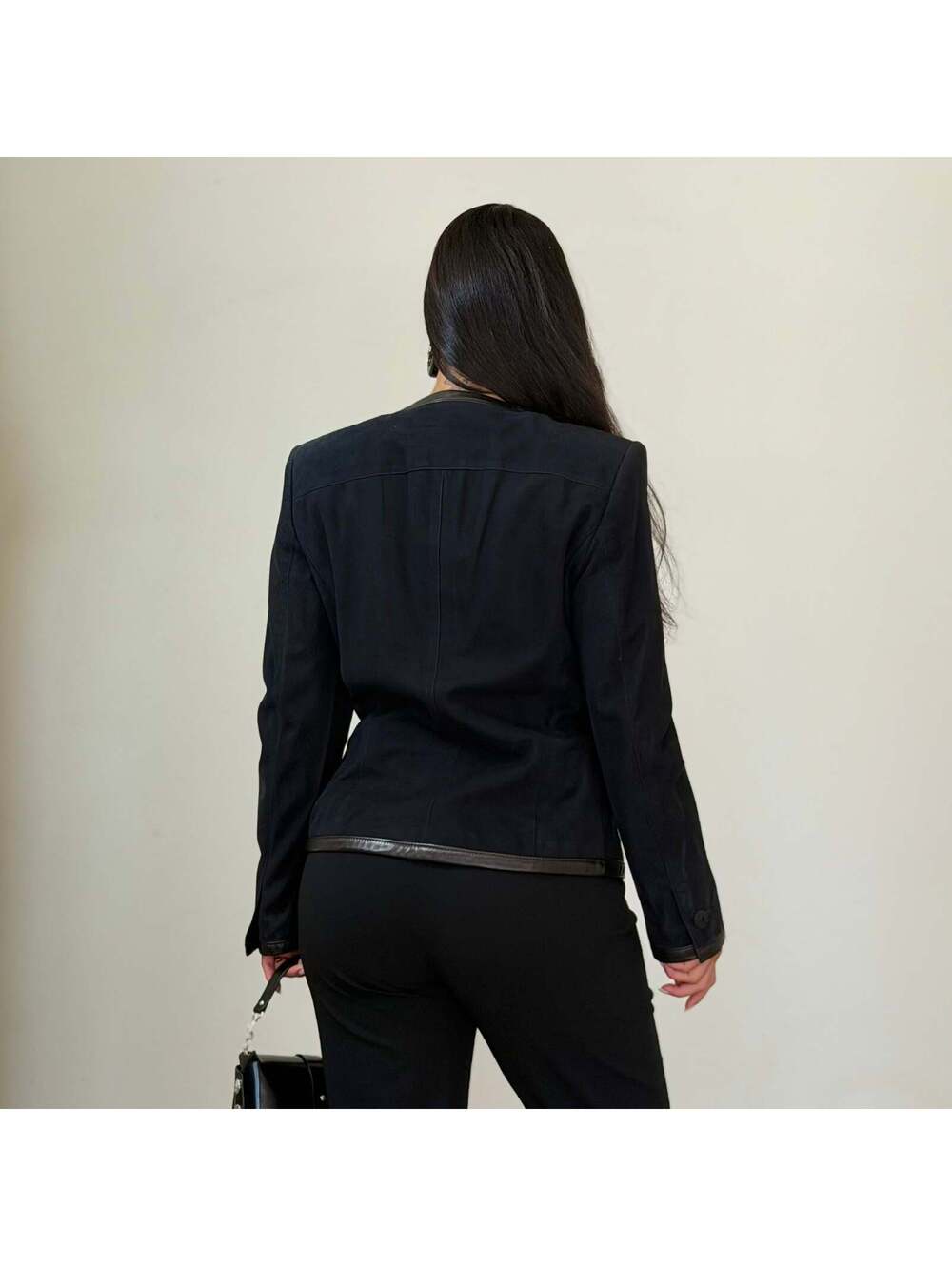 Escada - Picture 7 of 9